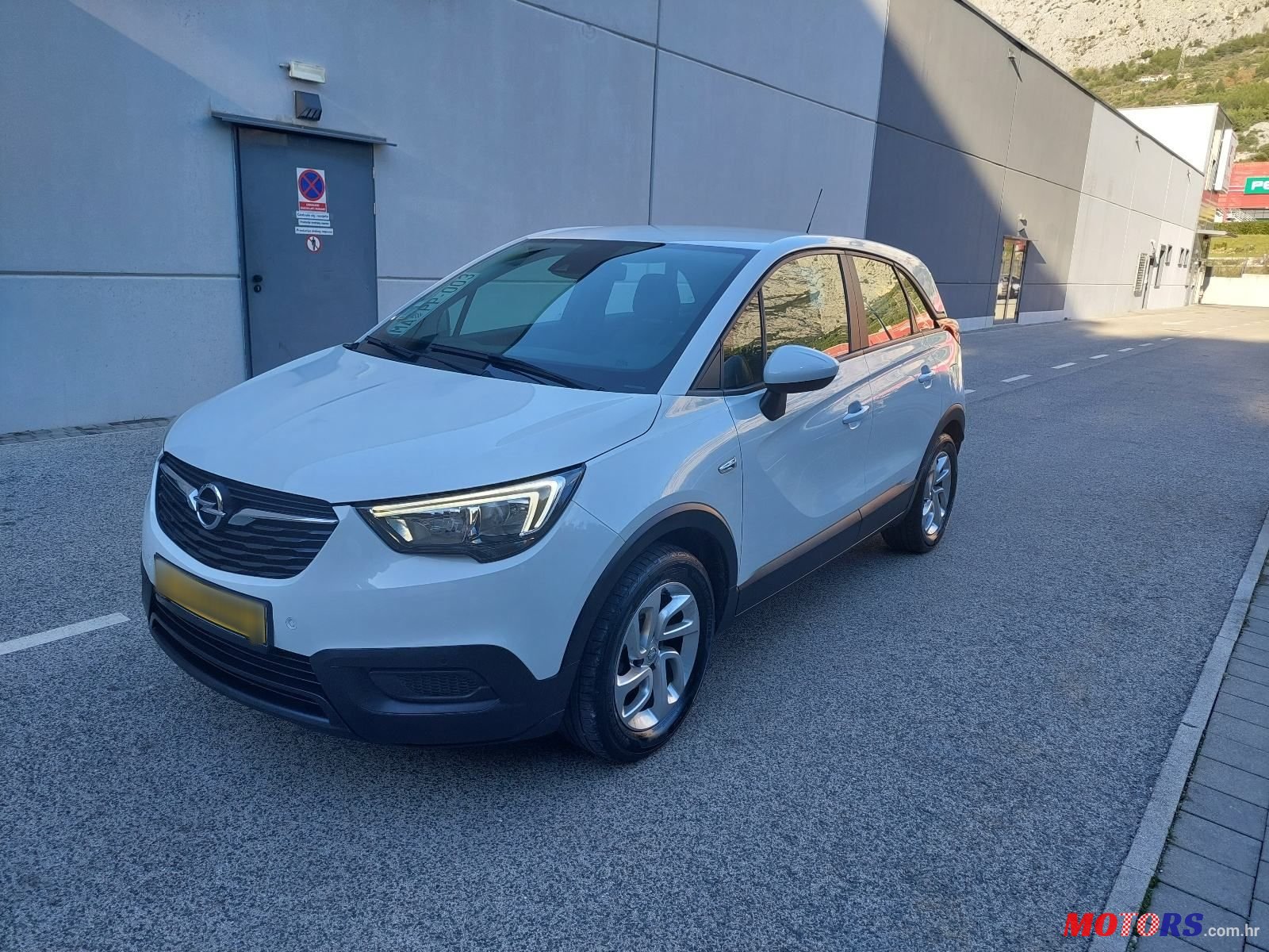 2019' Opel Crossland 1,2 photo #1