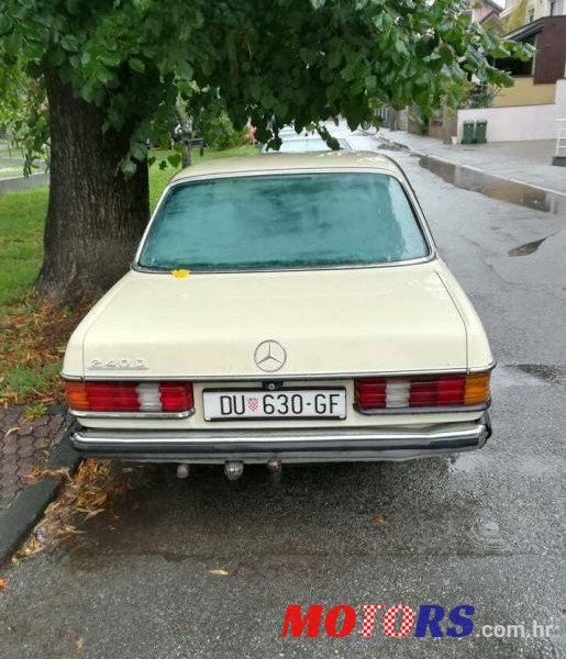 1980' Mercedes-Benz 123 240 photo #1