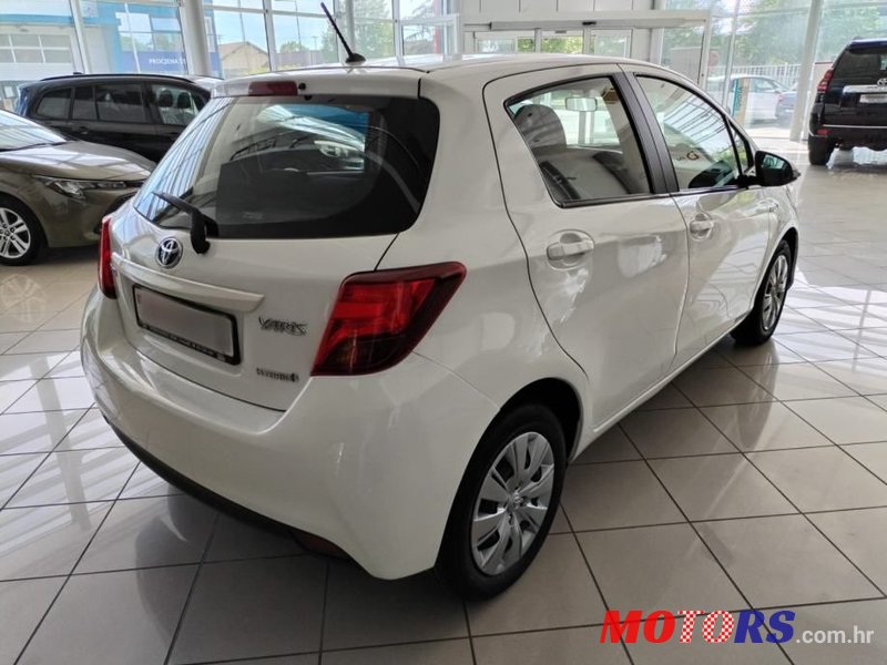 2016' Toyota Yaris Hybrid 1,5 Vvt-I photo #4