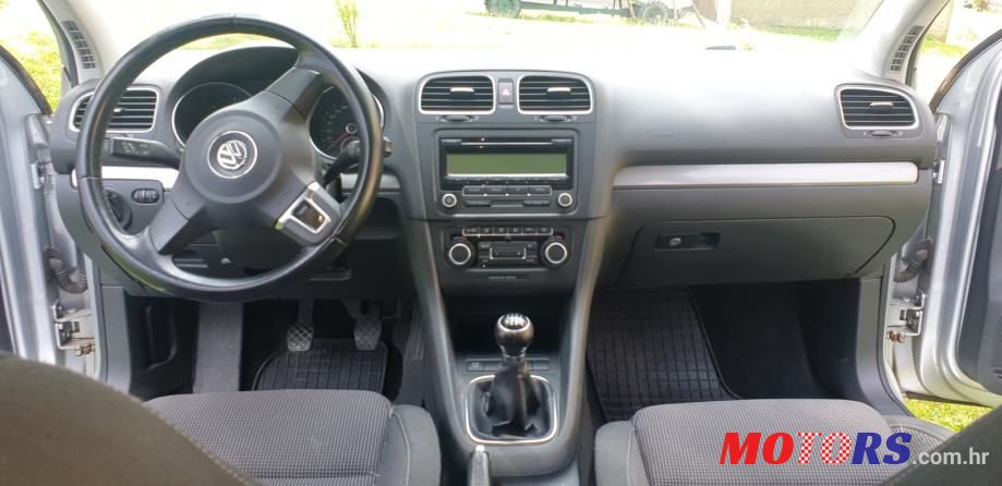 2010' Volkswagen Golf 6 1,6 Tdi photo #2