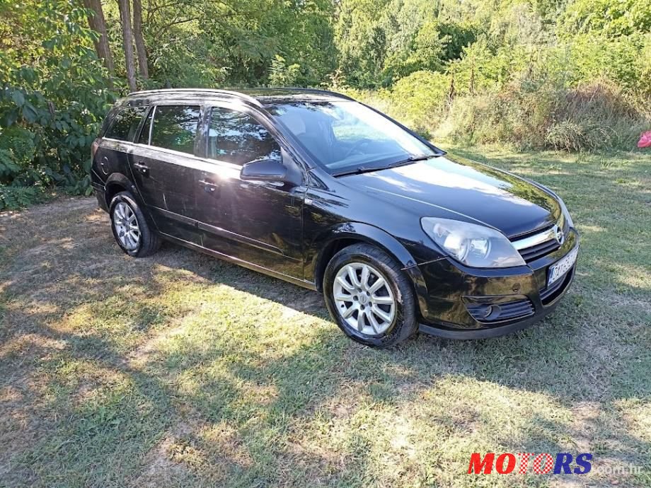 2006' Opel Astra Karavan photo #2