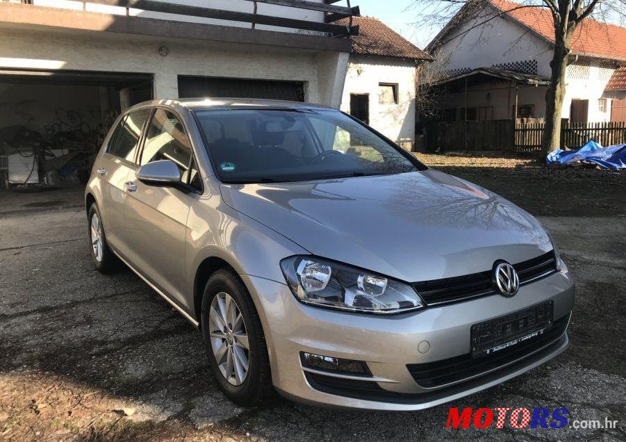 2013' Volkswagen Golf VII photo #2