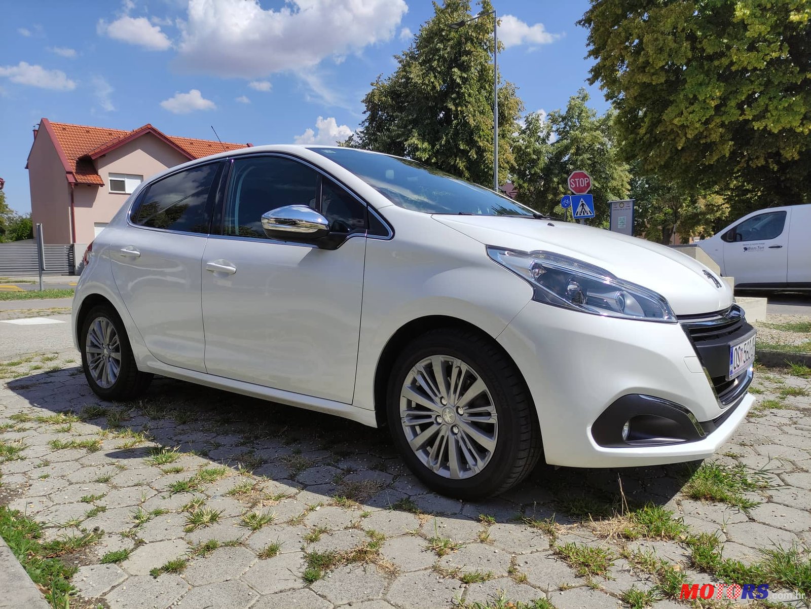 2015' Peugeot 208 Allure, 1.2 Puretech, 81 kw photo #4