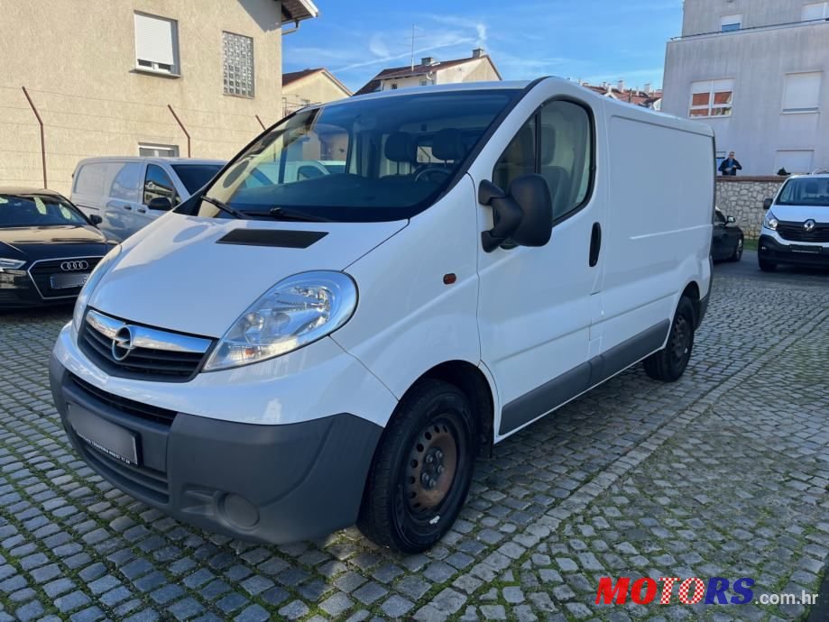 2014' Opel Vivaro photo #1