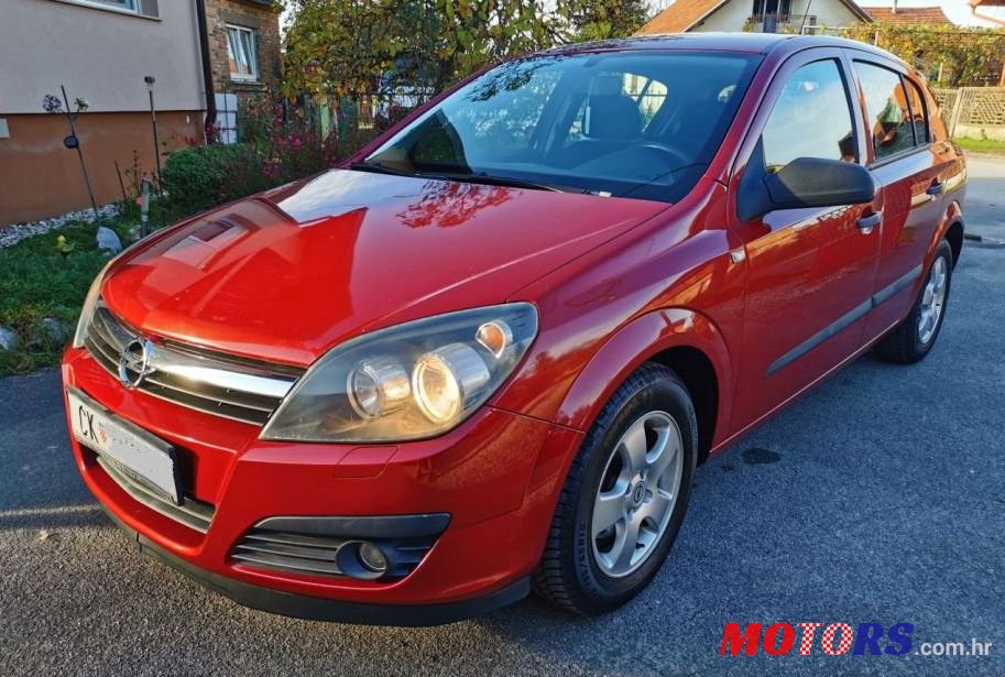 2005' Opel Astra 1,4 16V photo #1