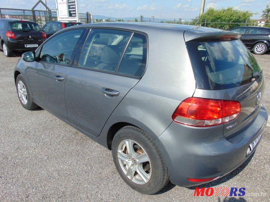 2009' Volkswagen Golf VI 1,6 TDI photo #2