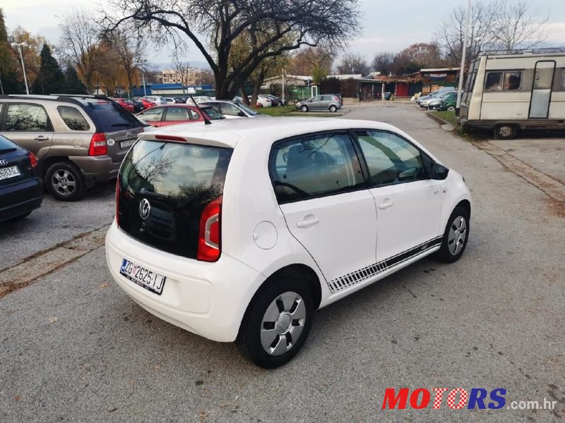 2014' Volkswagen Up! 1,0 Up! photo #5