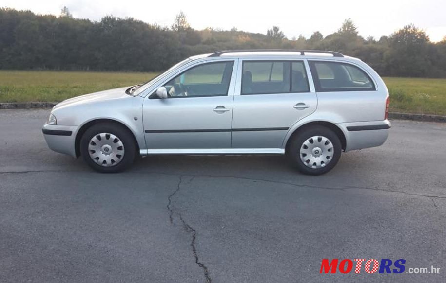 2008' Skoda Octavia Combi photo #1