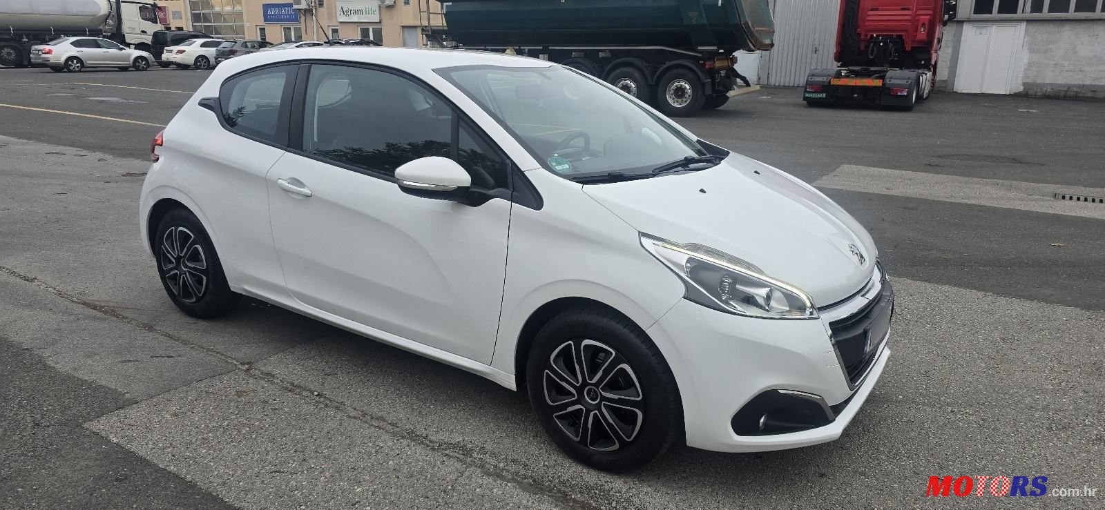 2016' Peugeot 208 1,2 Puretech photo #3