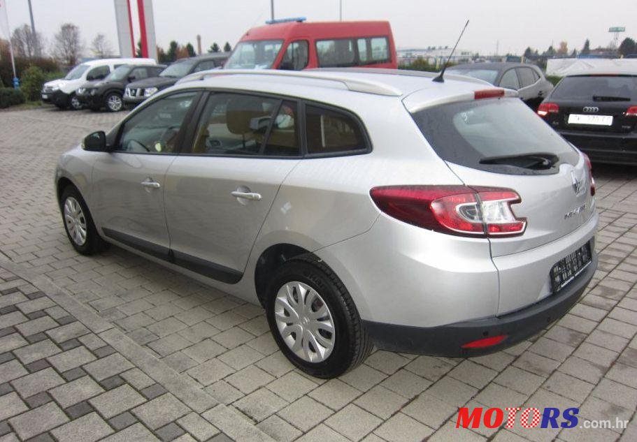 2013' Renault Megane Grandtour photo #1