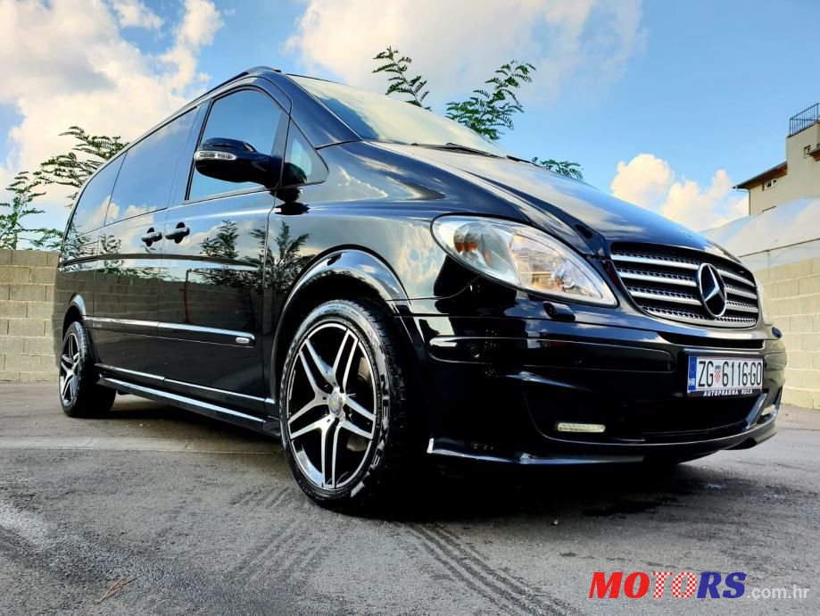 2008' Mercedes-Benz Viano photo #2