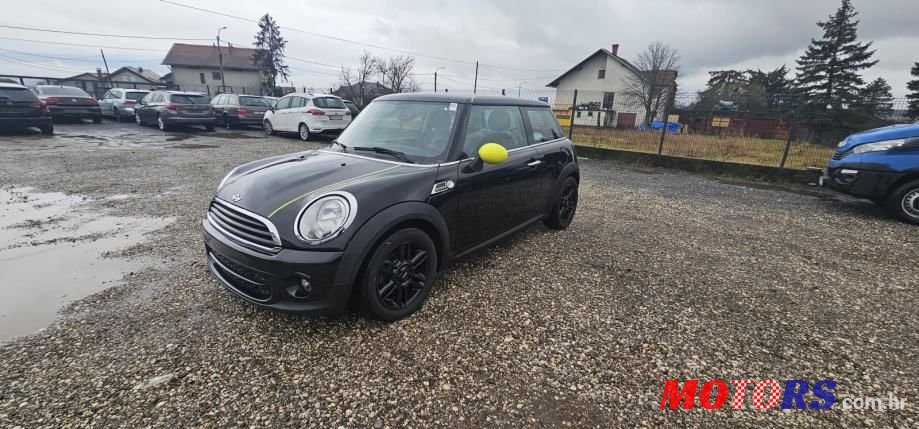 2013' MINI Cooper D photo #3