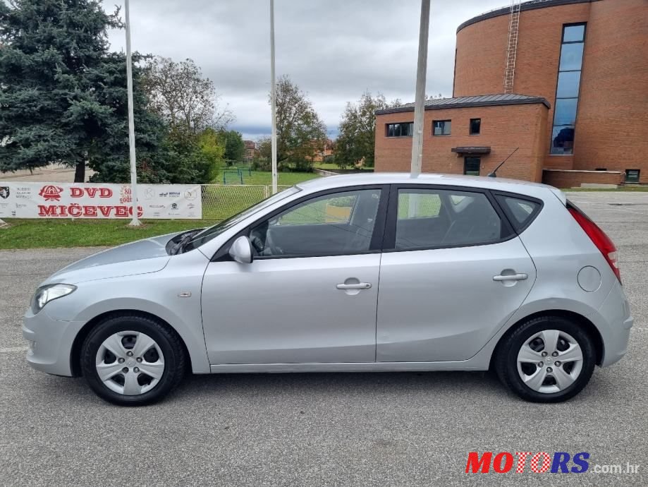 2009' Hyundai i30 1,4 photo #6