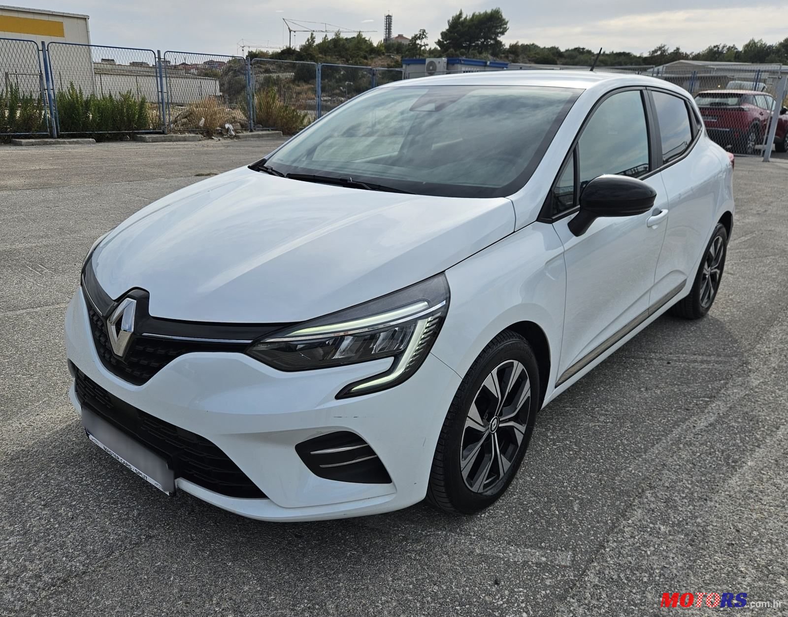 2023' Renault Clio Tce photo #1