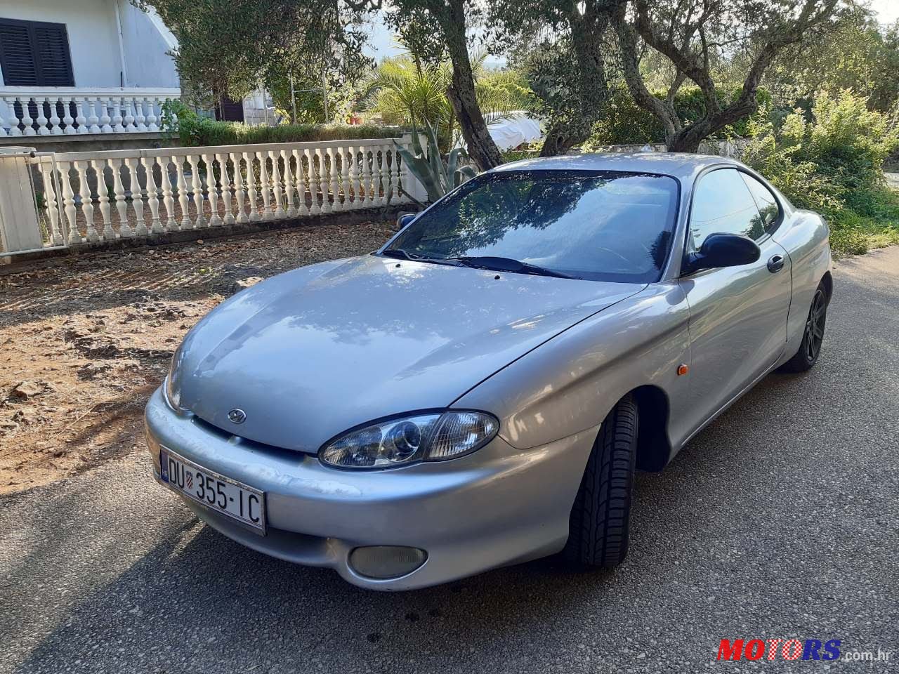 2000' Hyundai Coupe photo #1