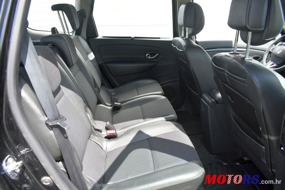 2012' Renault Scenic 1,5 Dci photo #4