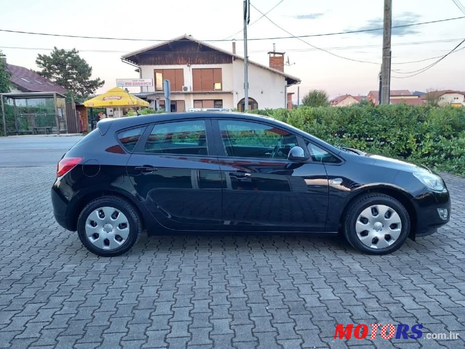 2010' Opel Astra 1,4 16V photo #6