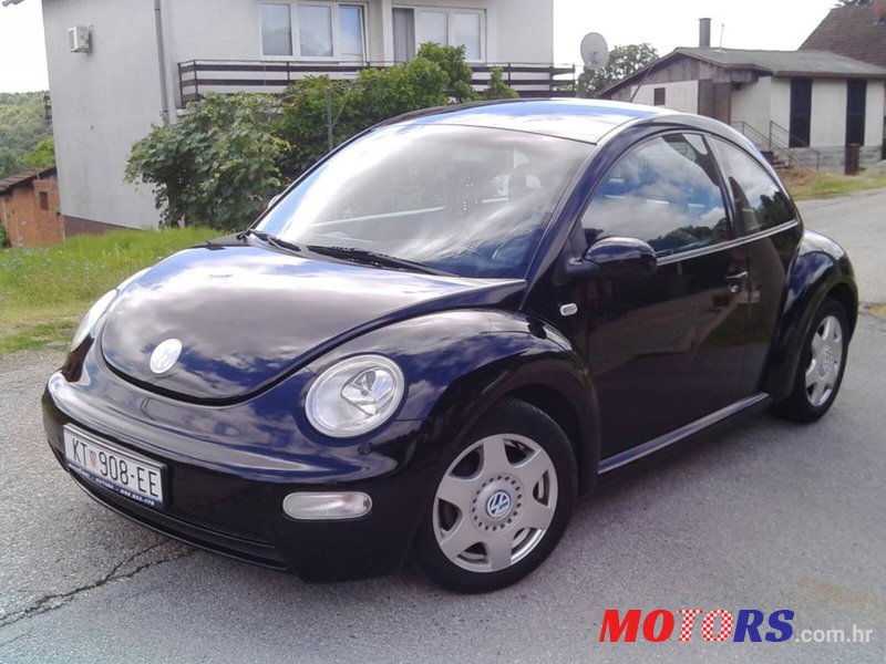 2002' Volkswagen Beetle photo #1