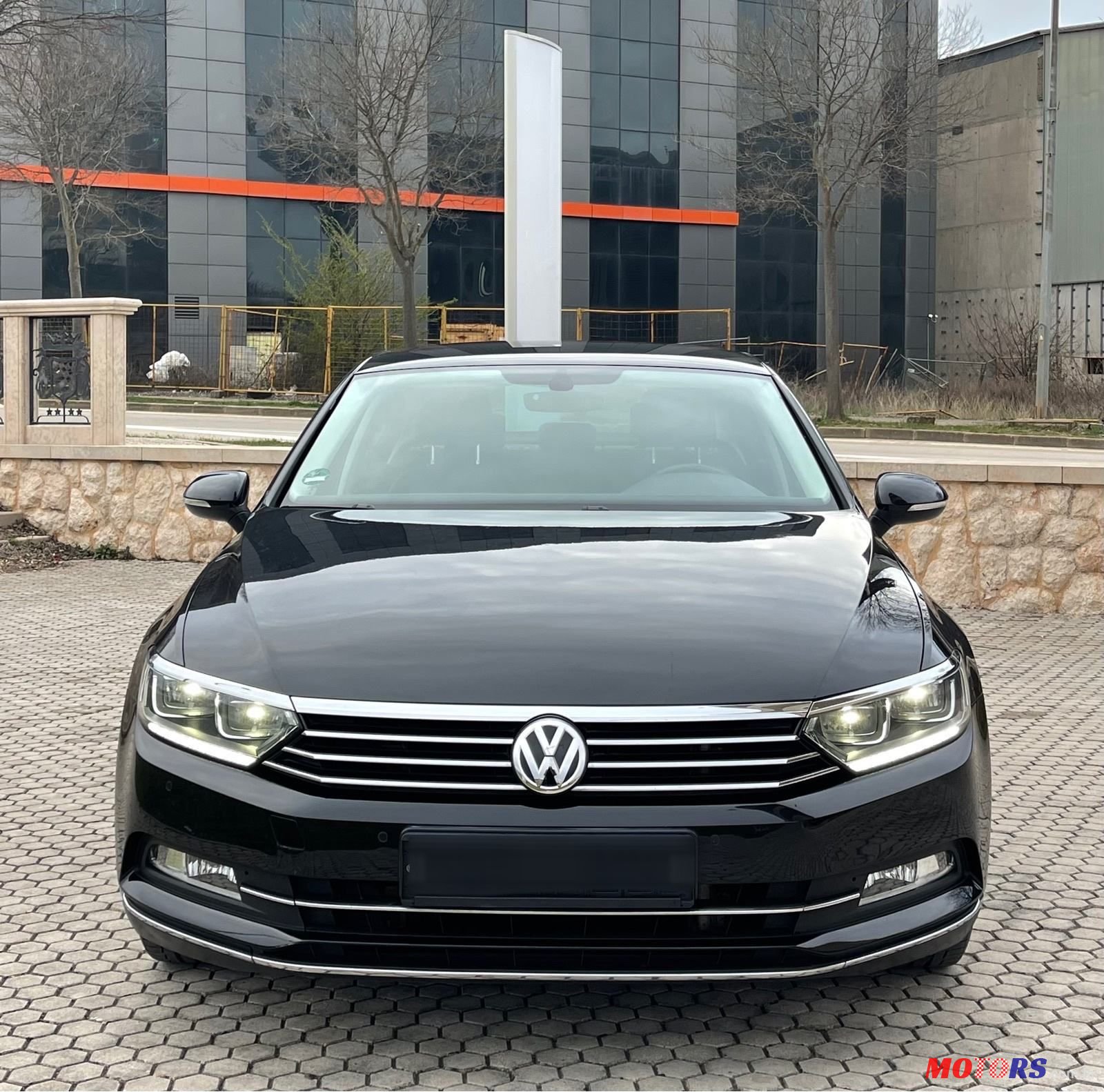 2015' Volkswagen Passat photo #3