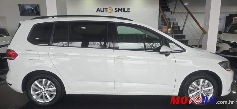 2015' Volkswagen Touran 2,0 Tdi photo #6