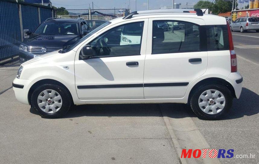 2010' Fiat Panda 1,2 photo #2