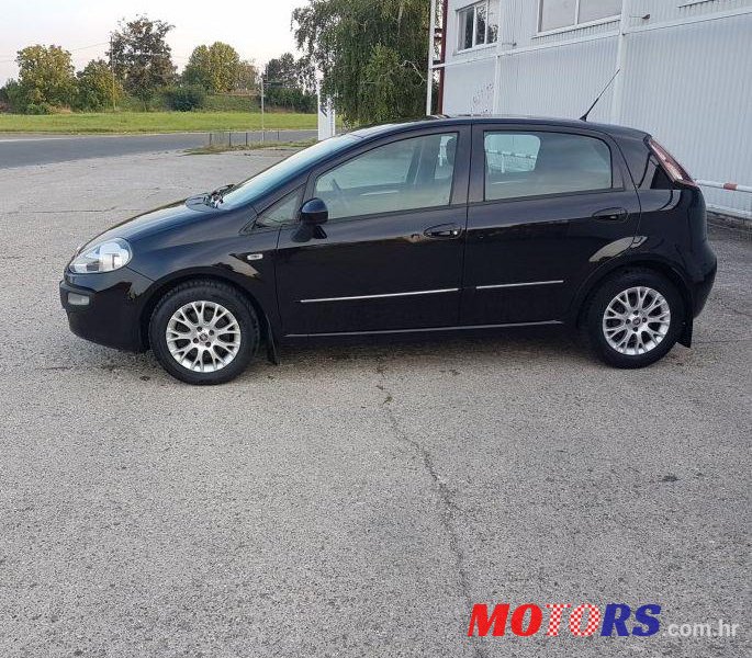 2011' Fiat Punto 1.3 Jtd photo #1