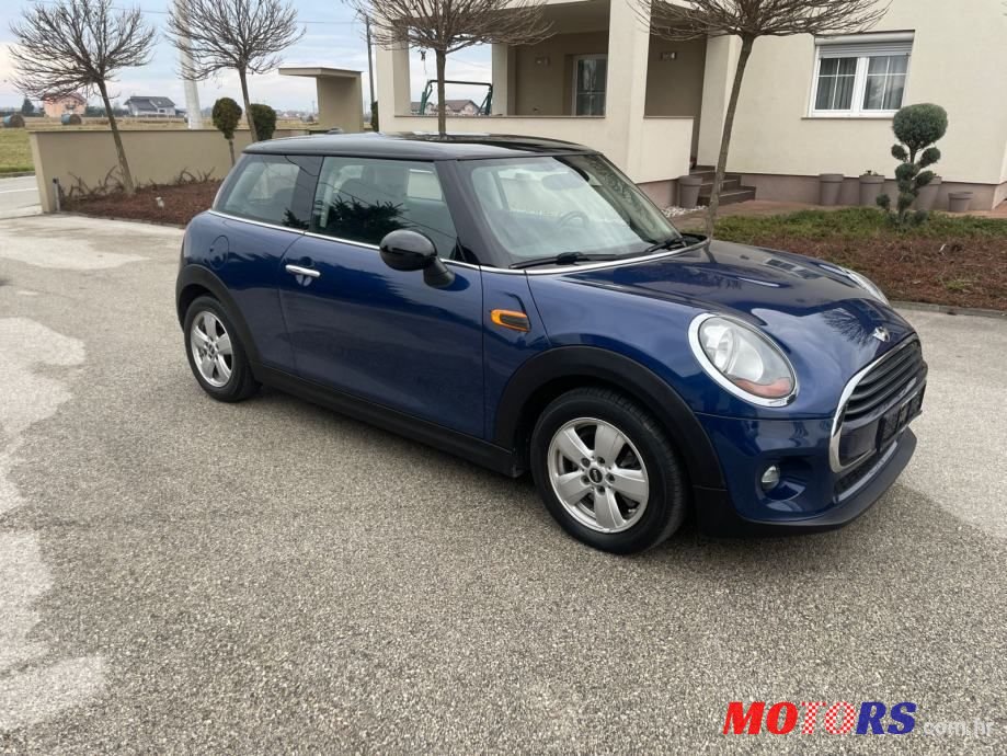 2017' MINI One F56 photo #2