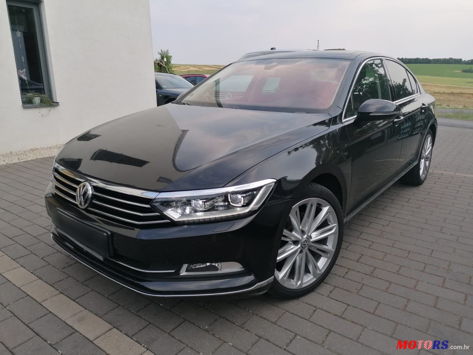 2015' Volkswagen Passat photo #2