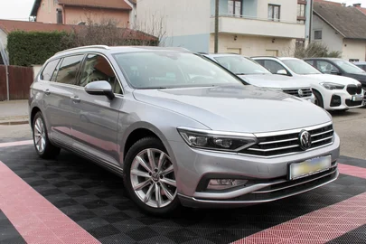 2021' Volkswagen Passat Variant