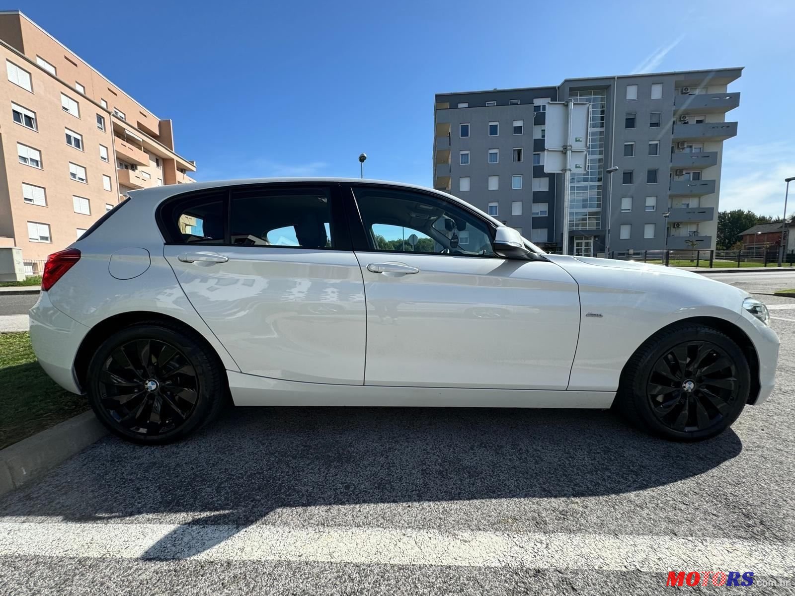 2017' BMW Serija 1 118D photo #6