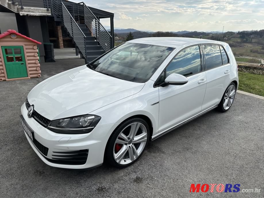 2014' Volkswagen Golf 7 Gtd photo #1