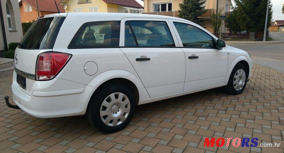 2010' Opel Astra Karavan photo #1