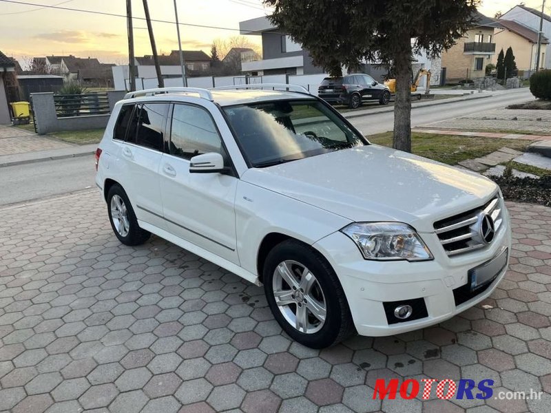 2011' Mercedes-Benz GLK 220 Cdi 4Matic photo #2