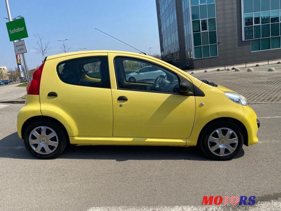 2009' Peugeot 107 1,0 photo #6