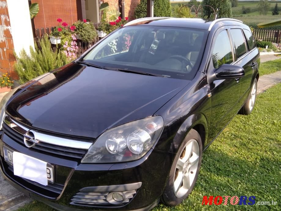 2006' Opel Astra Karavan photo #3