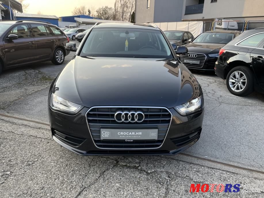 2013' Audi A4 Avant photo #2