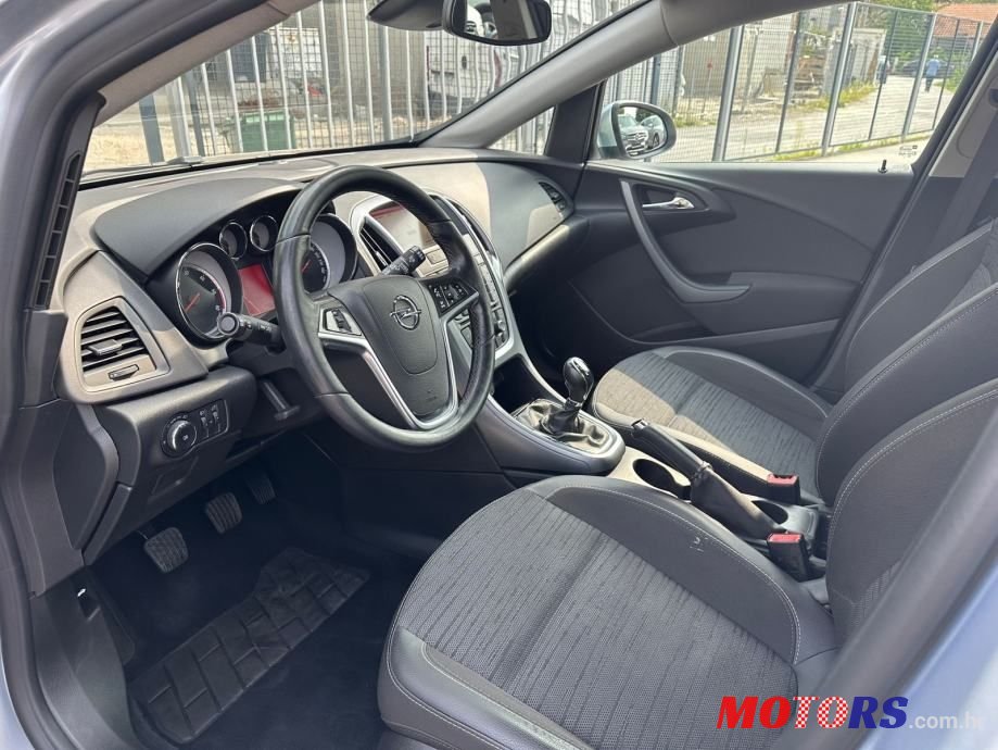 2016' Opel Astra Karavan photo #5