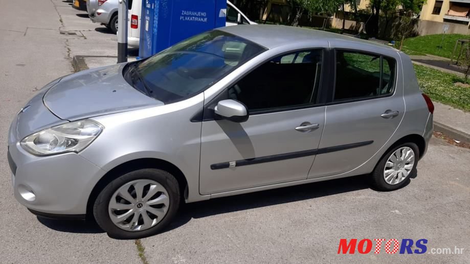 2011' Renault Clio 1,5 Dci photo #1