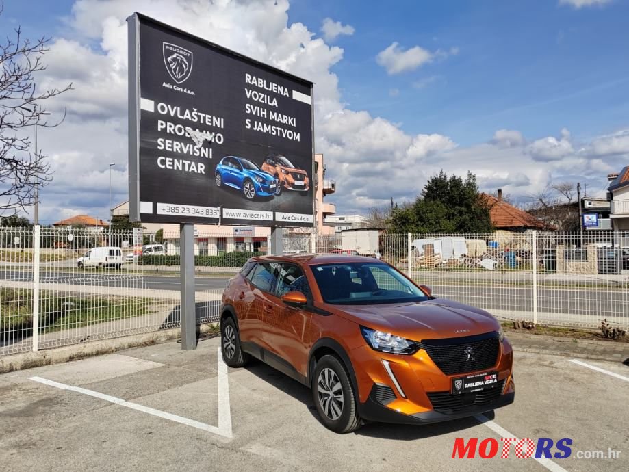 2021' Peugeot 2008 photo #2