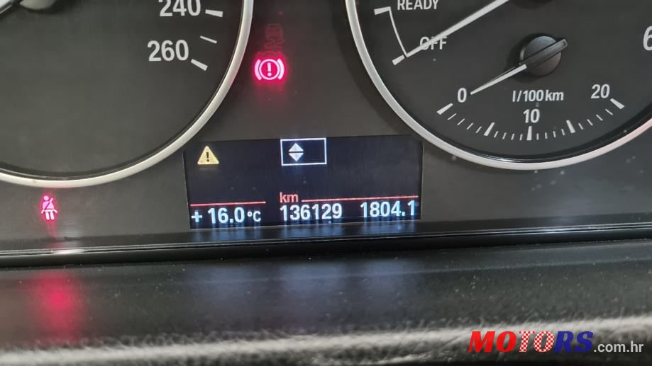 2014' BMW Serija 3 318D photo #3