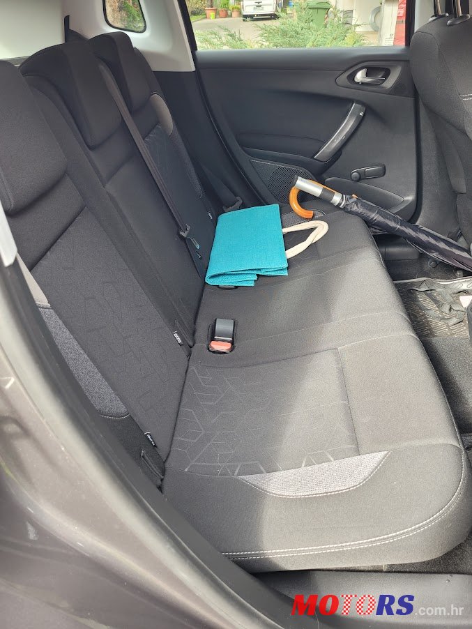 2017' Peugeot 2008 1,2 Puretech photo #6