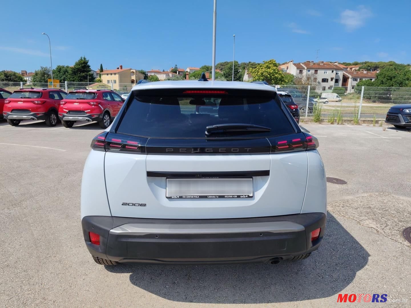 2023' Peugeot 2008 photo #4