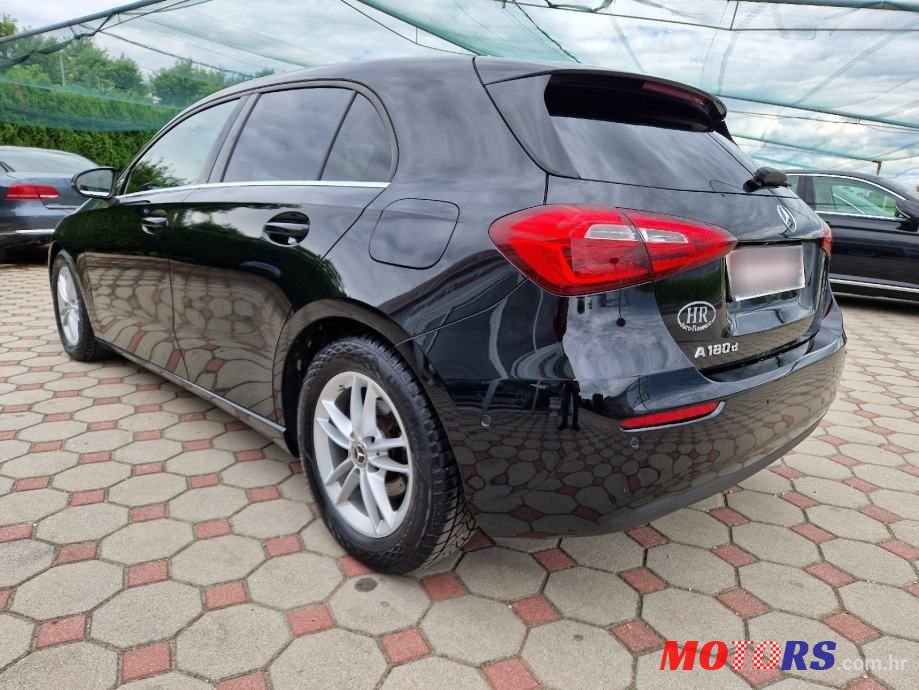 2019' Mercedes-Benz A-Klasa 180 D photo #5