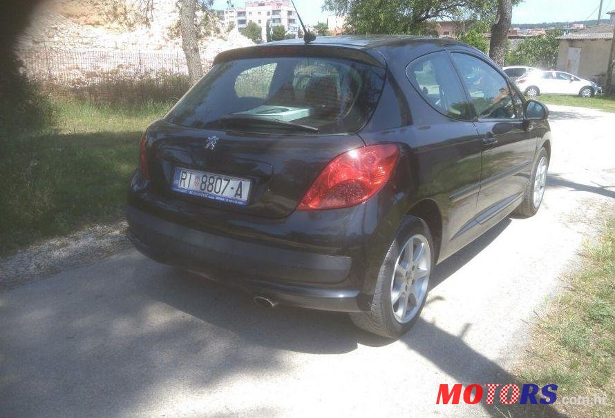 2006' Peugeot 207 Sport 1,6 16V photo #1
