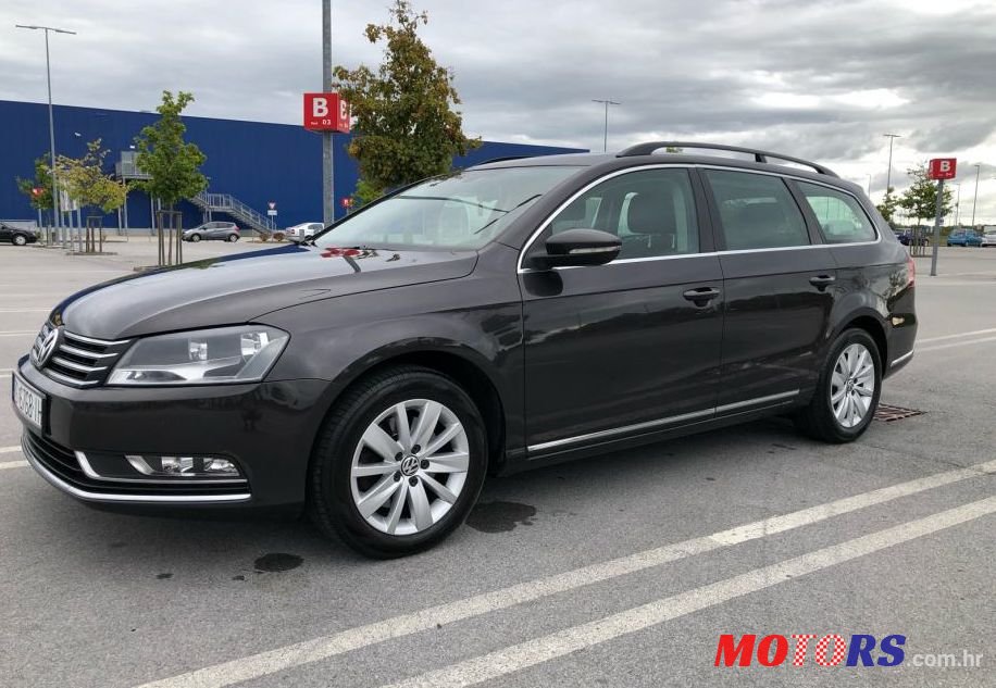 2011' Volkswagen Passat Variant 2,0 Tdi Bmt photo #1
