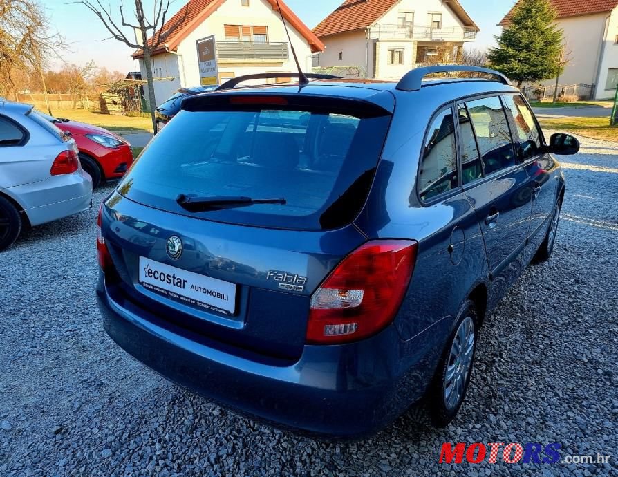 2009' Skoda Fabia Combi photo #4