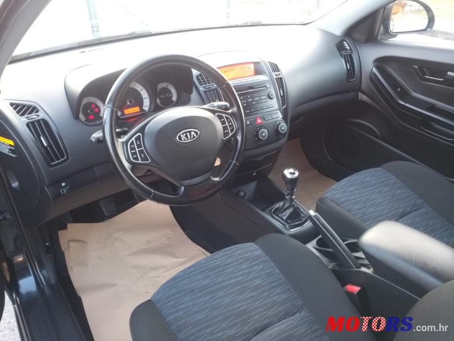 2010' Kia Ceed 1,6 Crdi photo #2