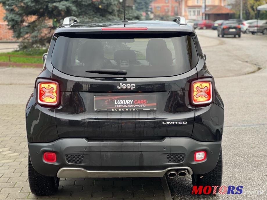 2017' Jeep Renegade photo #4