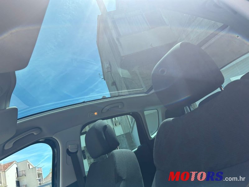 2014' Peugeot 3008 1,6 Hdi photo #2