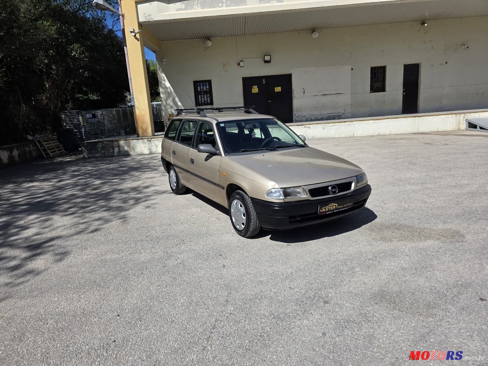 2001' Opel Astra Karavan photo #3